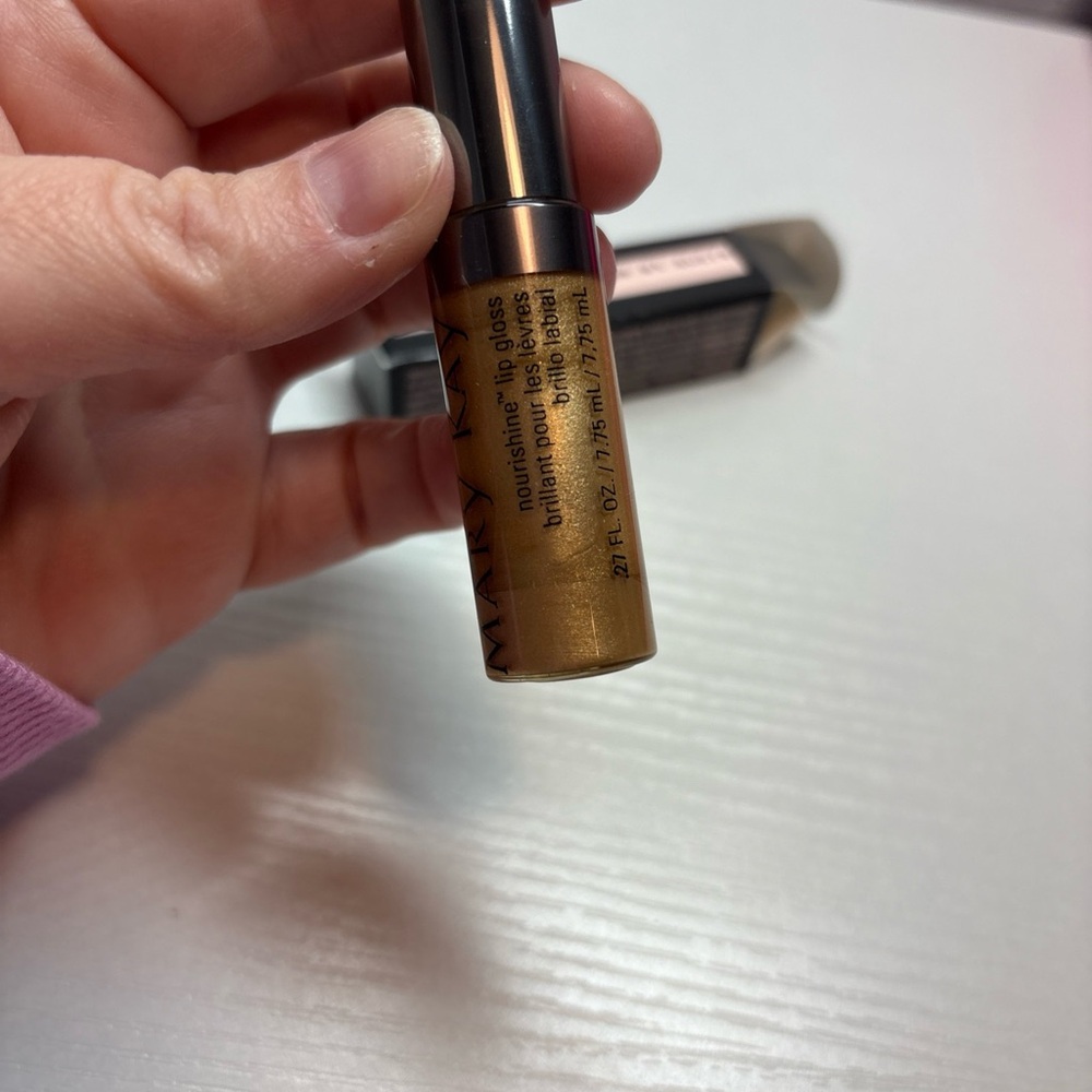 Mary Kay Nourishine Lip Gloss .27fl oz NIB Cream & Sugar - Picture 5 of 5